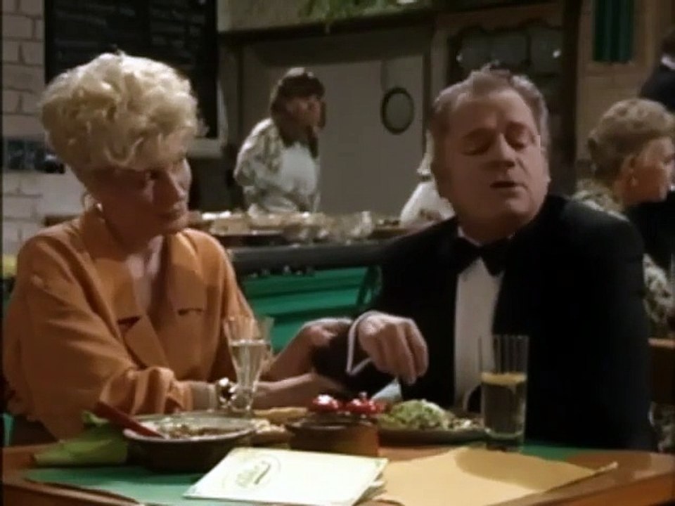 A Bit of a Do S02E03 The Grand Opening Of Sillitoe's (1989)