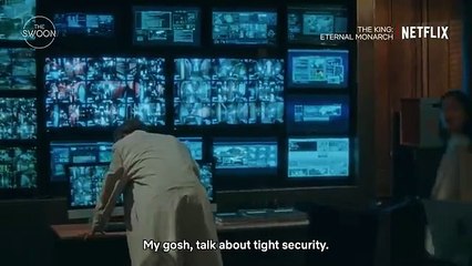 Lee_Min-ho_and_Kim_Go-eun_sneak_a_kiss_behind_cameras___The_King__Eternal_Monarch_Ep_16_[ENG_SUB](0)