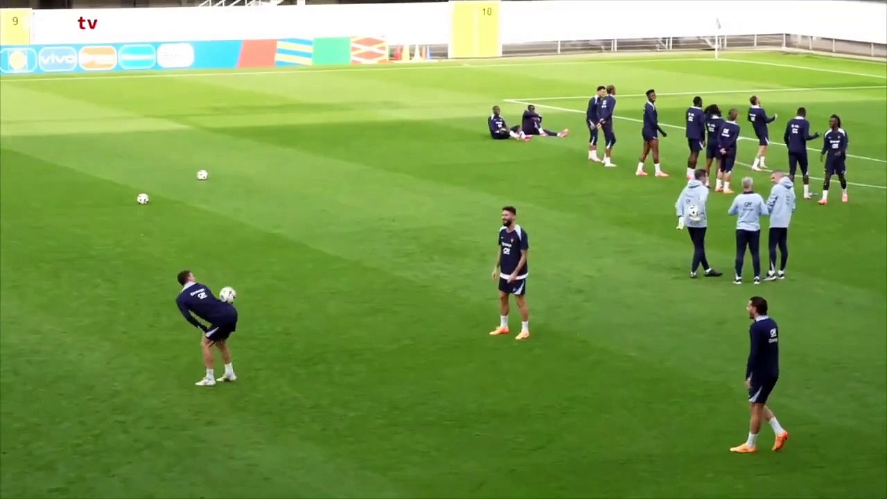 Pavard a un talent caché qu'il nous montre à l'entrainement
