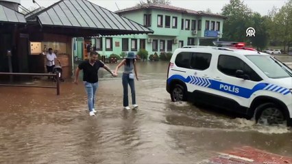 Bursa'yı sağanak vurdu! Metroyu su bastı