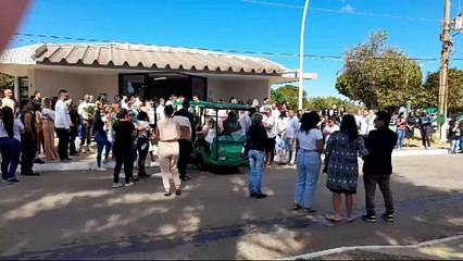 Influenciadora que morreu após procedimento é velada no Templo Ecumênico do Cemitério do Gama