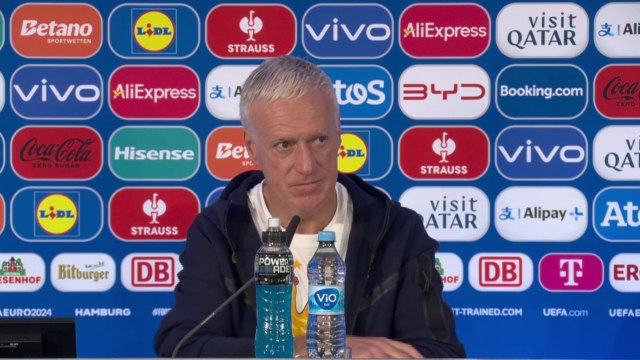 Didier Deschamps à propos des critiques sur le jeu des Bleus: On a un engouement populaire qui est là (...) Ça ne m'empêche pas de vivre sereinement et tranquillement