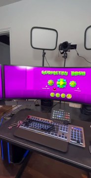 Geometry Dash 96:9 ! Super cheat... #geometrydash #odysseyg9 #triplescreen