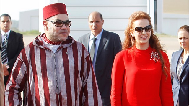 GALA VIDEO - Mohammed VI du Maroc pleure la mort de sa mère : qui était son deuxième mari après Hassan II ?