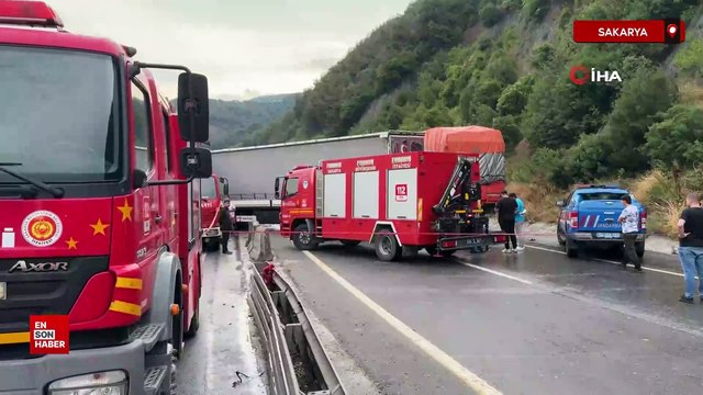 Sakarya'da zincirleme kaza: Ortalık savaş alanına döndü