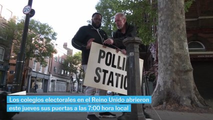 Los candidatos y los británicos salen a votar