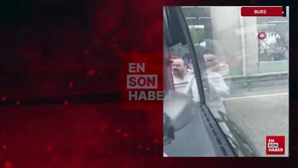 Bursa'da sağanak yağışta yolda kalanlar otobüsün önünü kesti