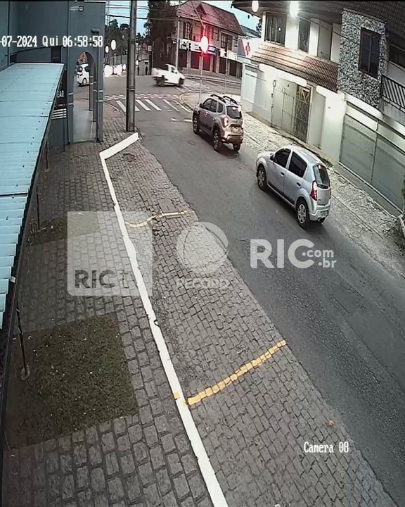 Ministro da eucaristia morre em acidente após motorista furar sinal