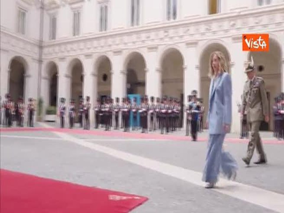 "Bene, grazie", il Presidente finlandese Stubb risponde in italiano al "Come stai?" della premier Meloni