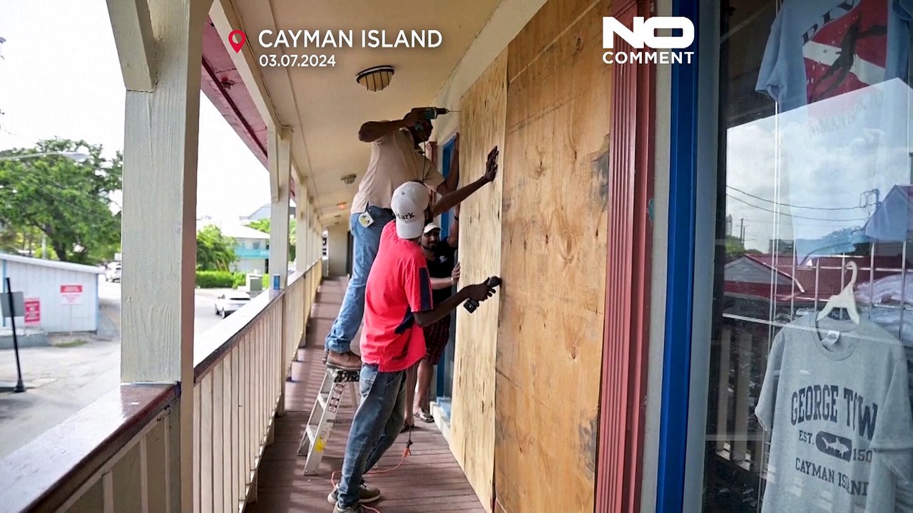 Barbados: furacão Beryl danifica barcos da marina de Bridgetown