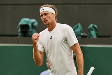 Wimbledon: Alexander Zverev Dominates Marcos Giron in Straight Sets 🎾
