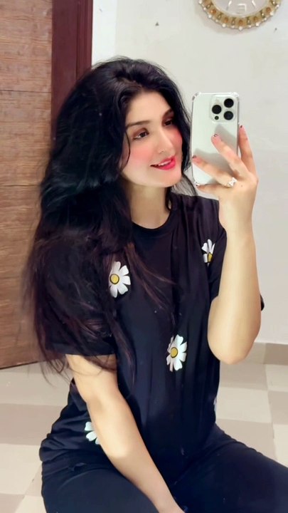 Roop suhana lagta