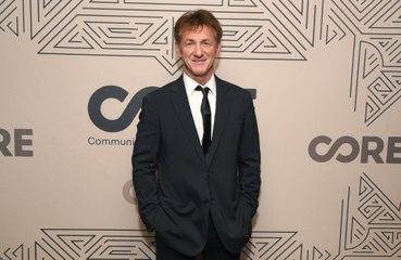 Sean Penn defiende su interpretación de un político homosexual en 'Milk'