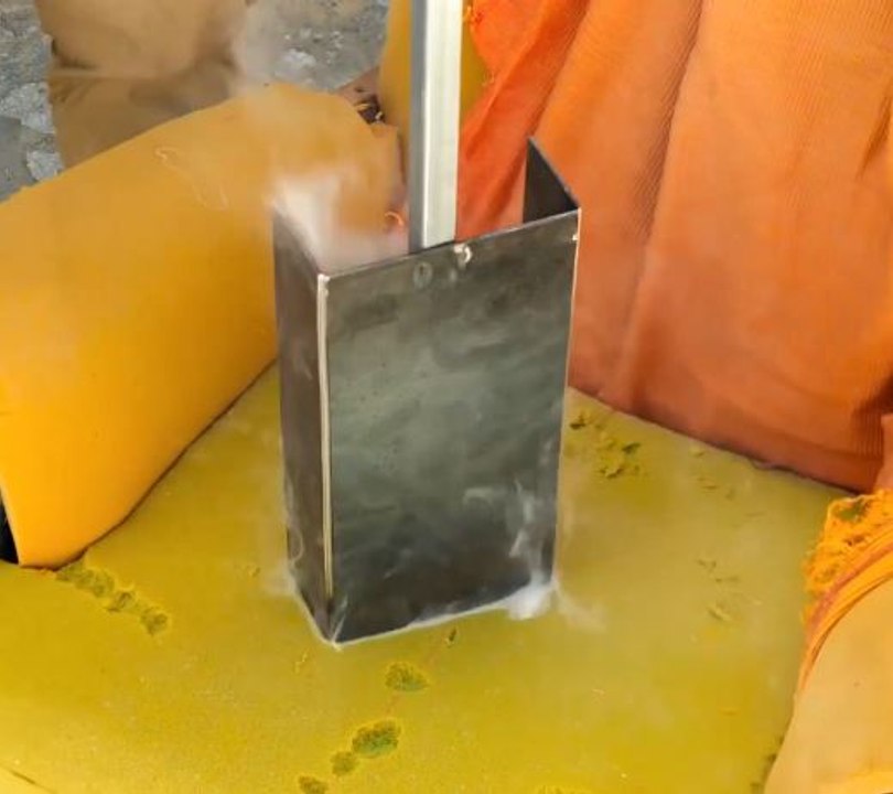 Giving furniture a second chance! Witness the rebirth of old chairs!