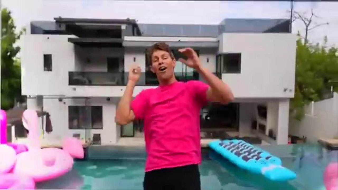 EXTREME CAMOUFLAGE HIDE AND SEEK!!