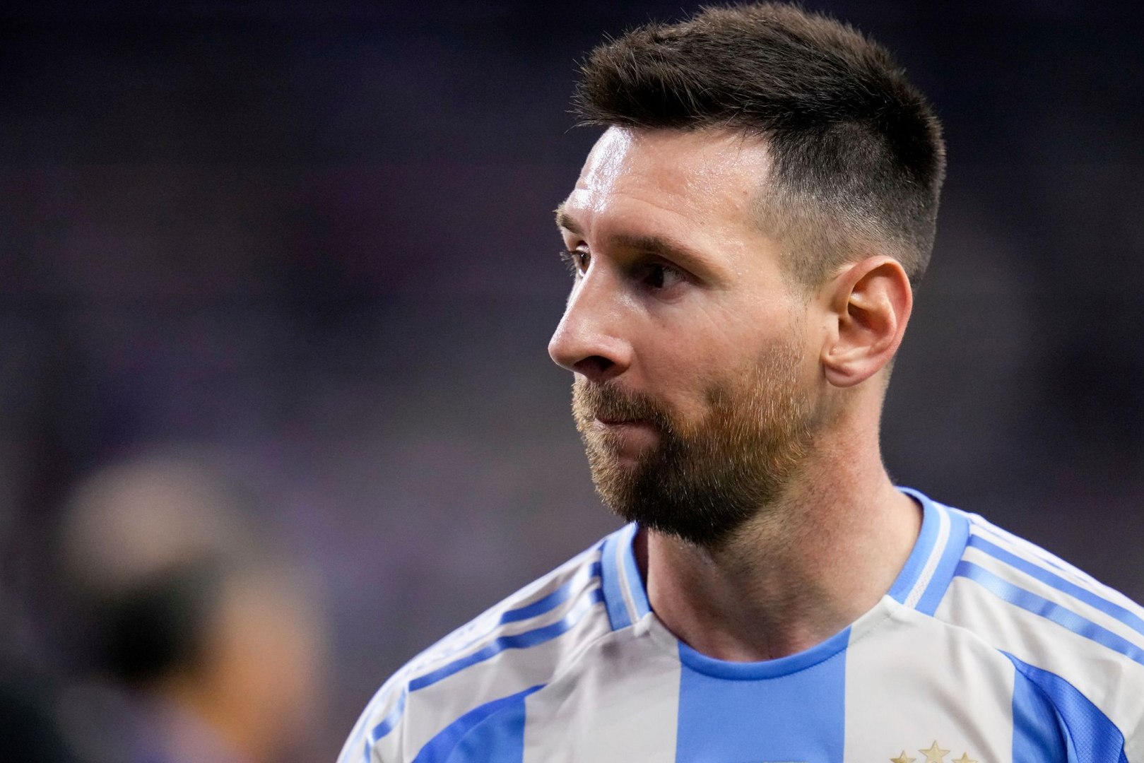 Lionel Messi elogia a la figura del 'Dibu' Martnez tras el duelo ante Ecuador