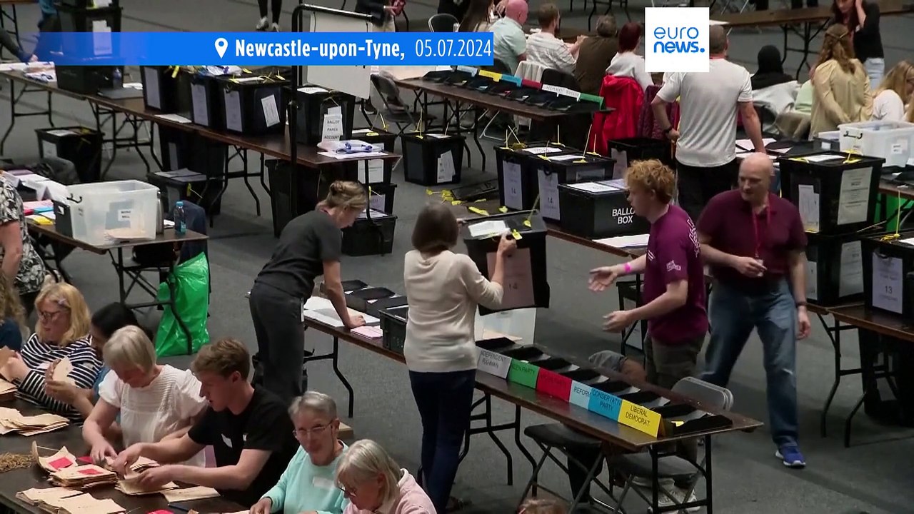 Erdrutsch in Großbritannien: Labour gewinnt Unterhauswahl