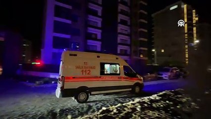 15 katlı binada çıkan yangında 4 kişi dumandan etkilendi