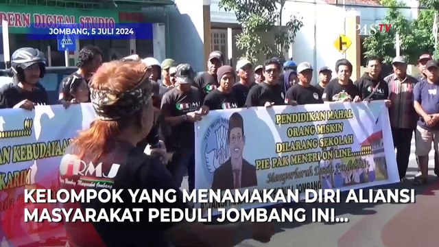 Menteri Nadiem Makarim Didesak Mundur Lantaran Warga Kesal Sistem Zonasi