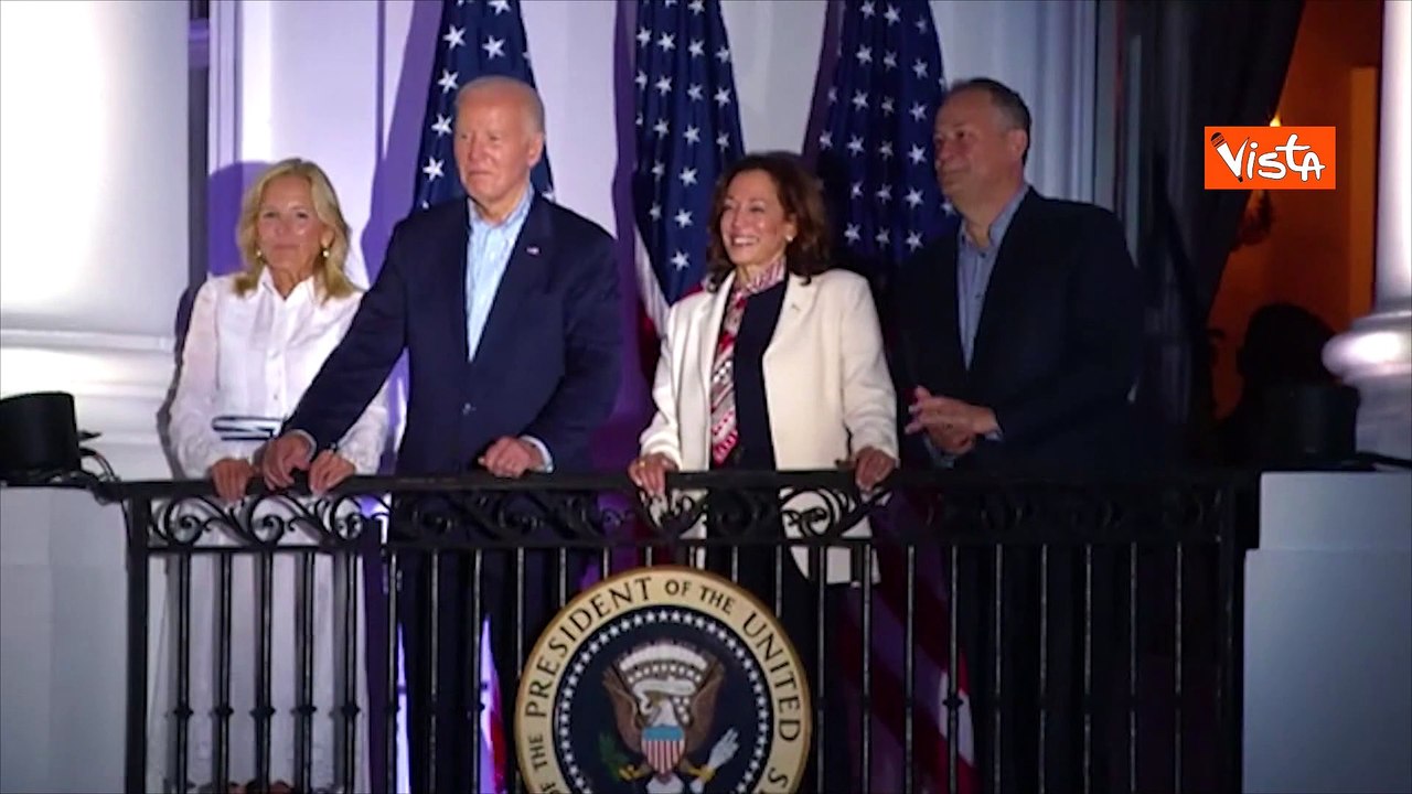 Biden e Kamala Harris con i coniugi  alla Casa Bianca per i fuochi d'artificio del 4 luglio