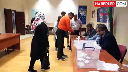 İranlılar Türkiye'de Cumhurbaşkanlığı Seçimi İçin Sandık Başına Gitti