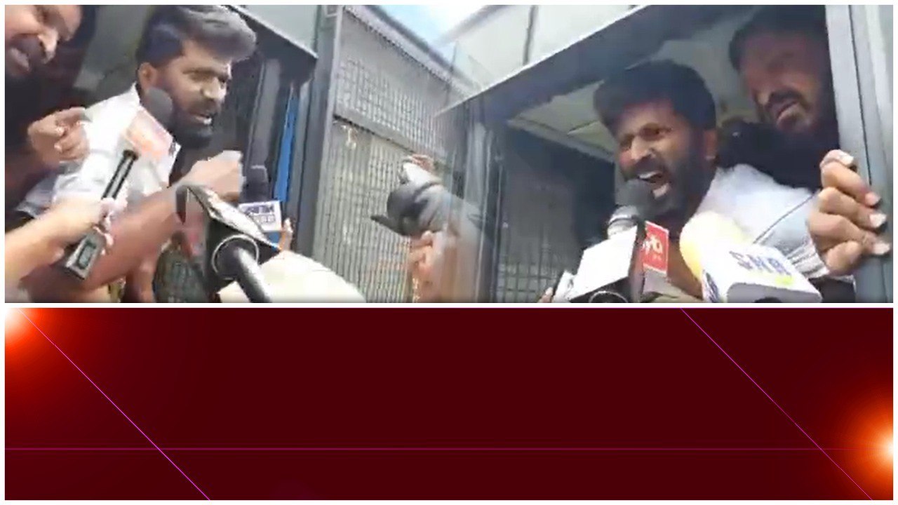 ఉద్రిక్తంగా మారిన TGSPSC ముట్టడి.. Motilal naiakను Arrest చేసిన Polices | Oneindia Telugu