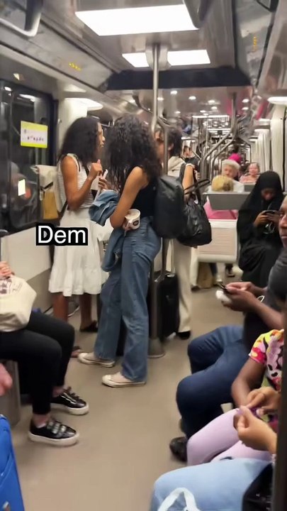 Prank : Chanter « joyeux anniversaire » à une inconnue dans le métro