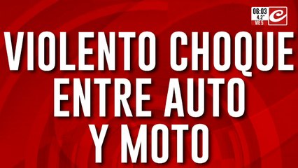 Violento choque entre auto y moto en Palermo: hay dos heridos