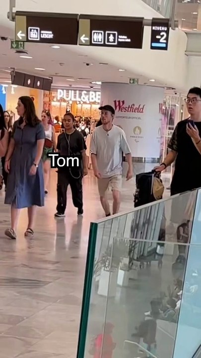 Prank : Tomber devant des inconnus