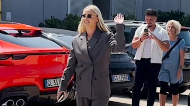 Alisha Lehmann è al J|Medical: che entusiasmo dei tifosi!