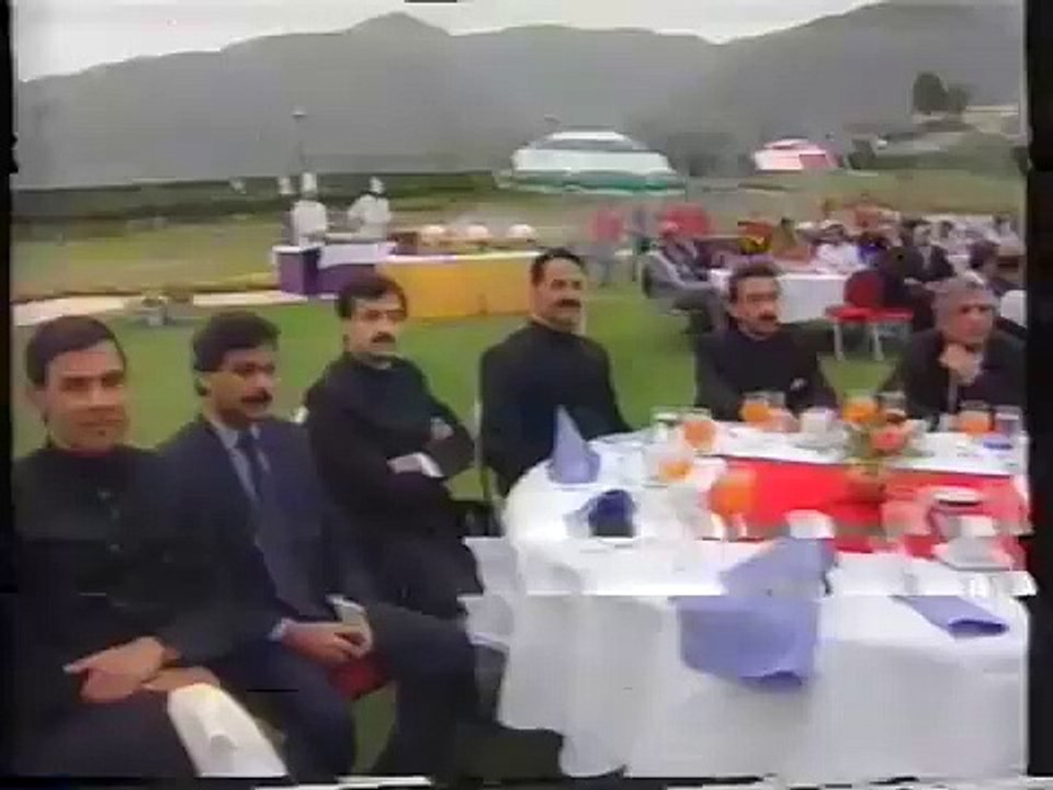 Celebrating Pakistan's Historic 1992 World Cup Victory: The Triumph of Imran Khan and the Nation's Joy