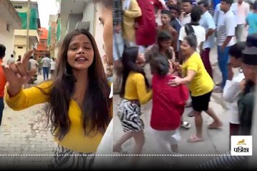 गर्भवती महिला पर बर्बर हमला, लड़कियों ने घर में भी किया पथराव; देखें वीडियो में कैसे मचाया कहर