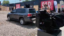 ビデオ：企業がSUVに隠された機関銃が数秒で発射準備ができることを示す