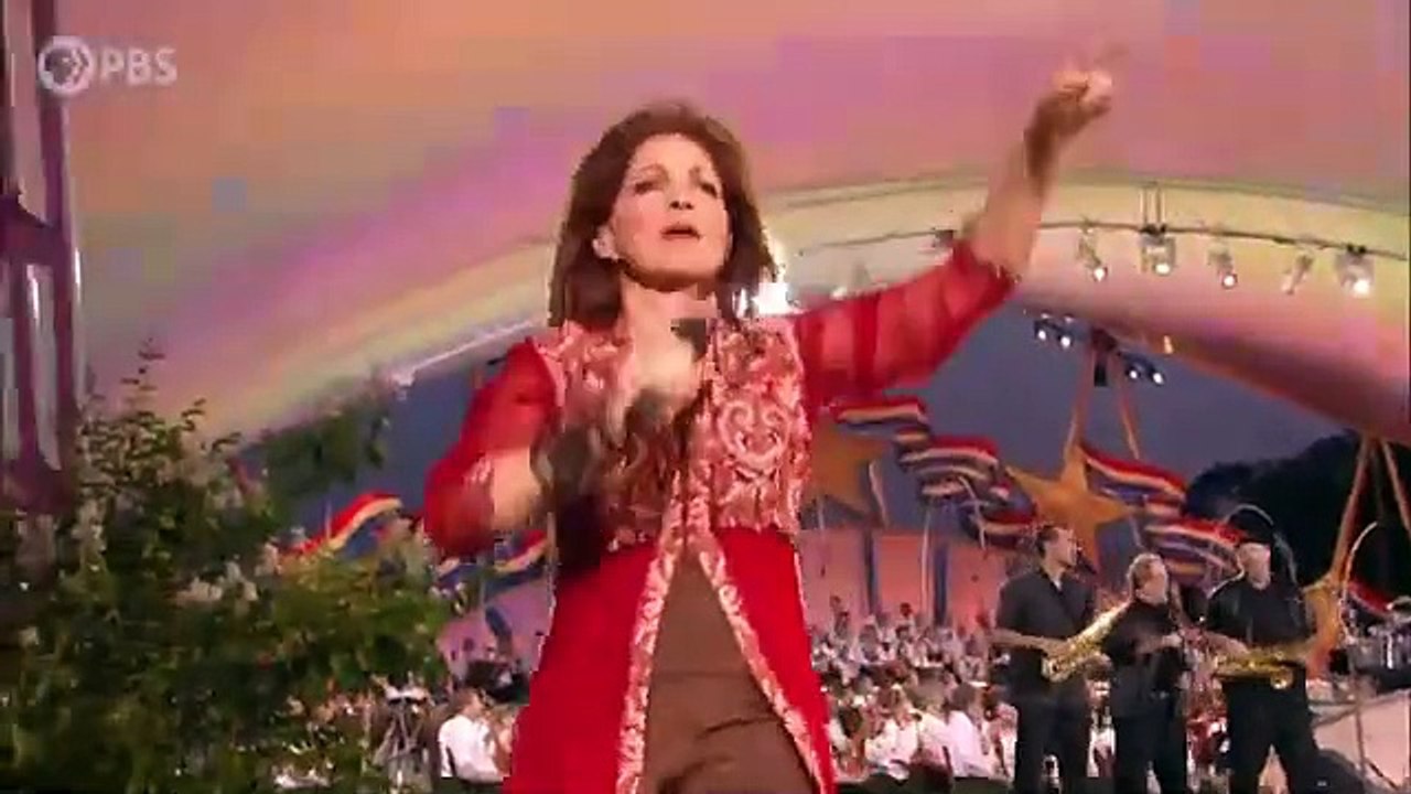 Rhythm Is Gonna Get You-Mi Tierra-Oye Mi Canto-Conga Medley (Live) - Gloria Estefan