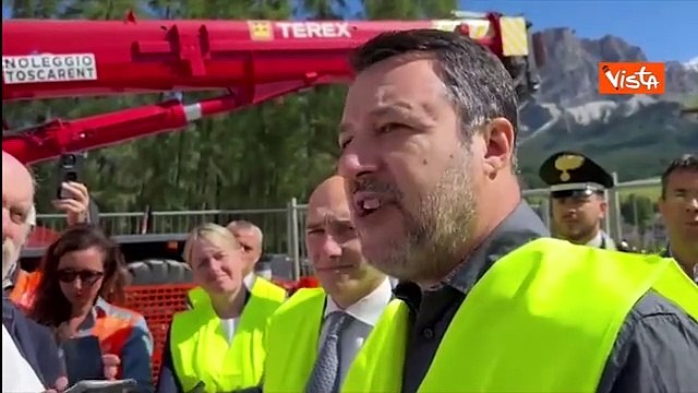 Salvini: «Forza Italia difende Mediaset sullo stop al canone Rai» e su Mattarella: «L'assolutismo è della minoranza»