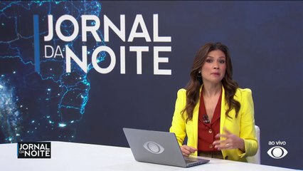 Mini maestro de seis anos rege orquestra com João Carlos Martins