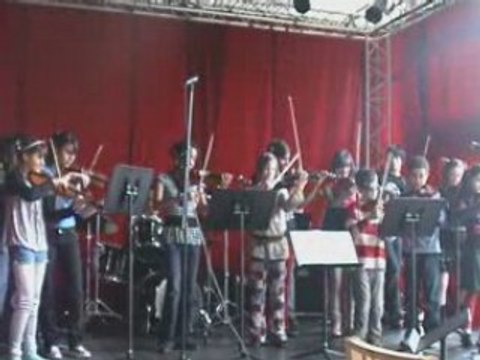 We Will Rock You - Les Violons Dingues feat. NYAS Quartet
