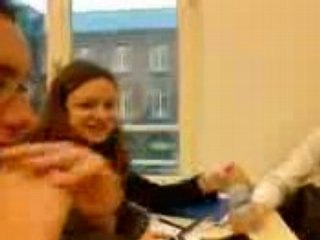 Lucie qui fait mumuse avec sa bouteille !