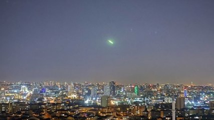 İstanbul semalarında görenleri heyecanlandıran ışık huzmesi