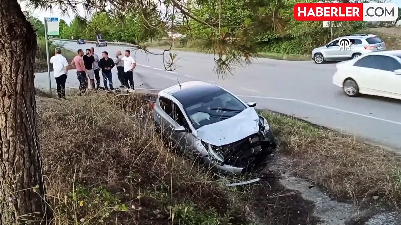 Sosyal medya fenomeni Enes Batur Sungurtekin'in de aralarında bulunduğu 4 kişi Kandıra'da kaza geçirdi