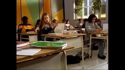 Le temes a la oscuridad - La historia del fantasma . Latino - HD 1080P