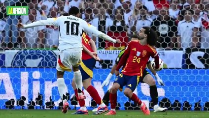 Polémica jugada en el partido de España vs Alemania. ¿Se debió marcar la pena máxima?