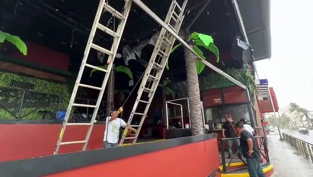 El ciclón Beryl abandona tierra pero aún deja lluvias torrenciales en el sureste de México