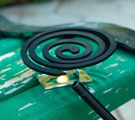 Bug off naturally with these DIY repellent ideas!