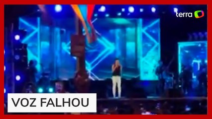 Voz de Zezé Di Camargo falha durante show na Bahia