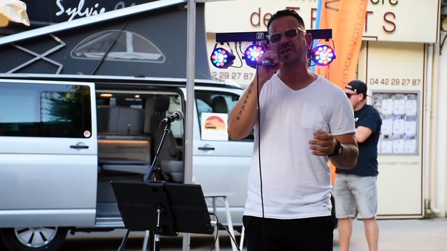 Animation musicale au marché nocturne de trets 5juillet2024