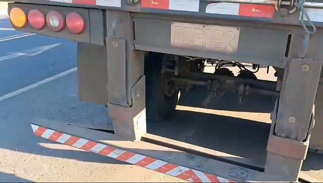 Perigo nas estradas: PRF flagra caminhões sem as condições mínimas de circulação no Paraná