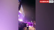 Bengü'ye Van konserinde protesto! Seyirciler, sahneye pet şişe fırlattı