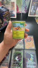 Je continue d’ouvrire des boosters pokemon pour le plaisir