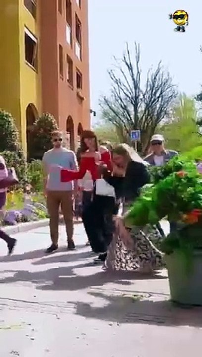 best friend pranks #funny #shorts #funny #laugh #prank #viral #comedy #funnyvideos #fun